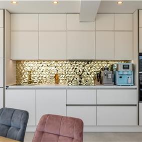 4 bedroom villa with heated pool and sea view in Vinišće, sleeps 8